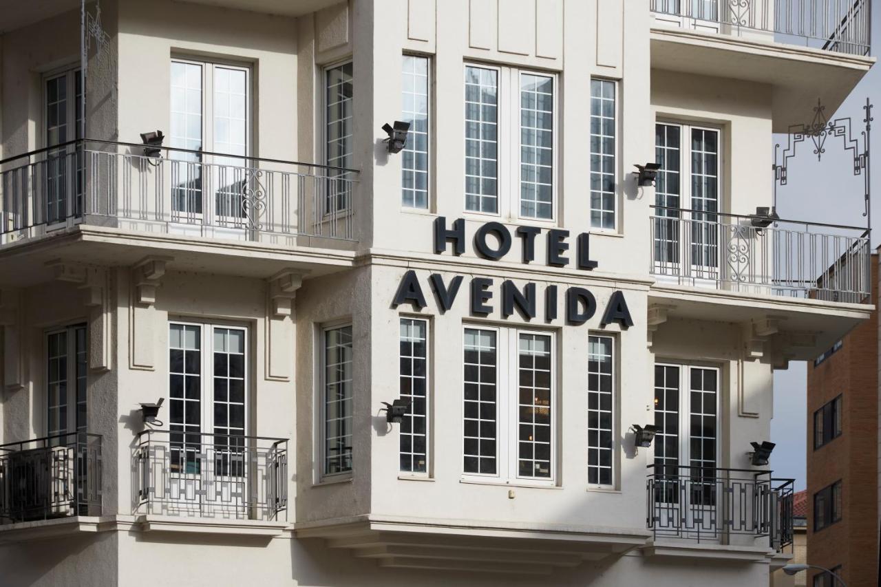 Hotel Avenida Pamplona Buitenkant foto